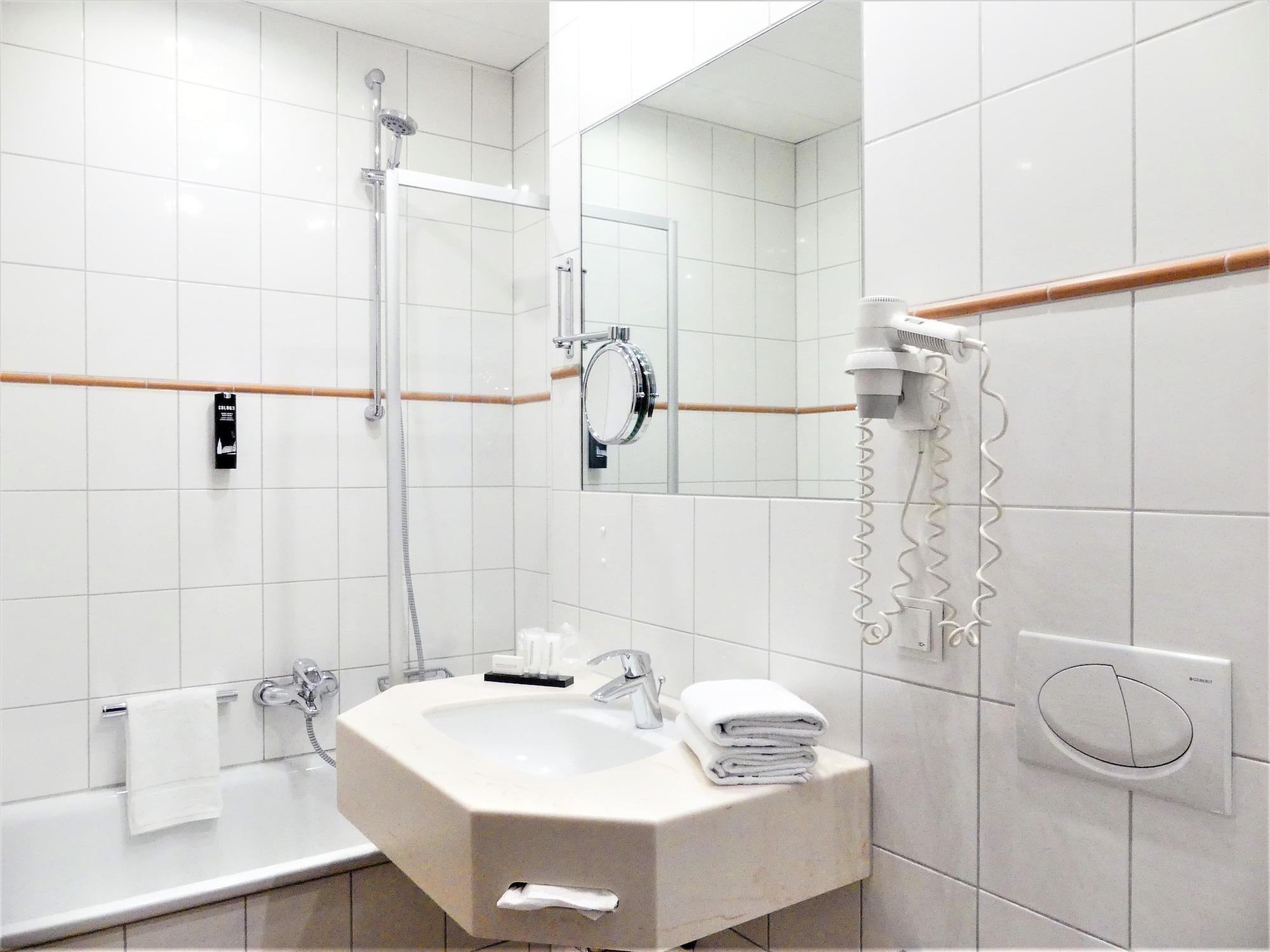 The Ascot Hotel Koln Bagian luar foto