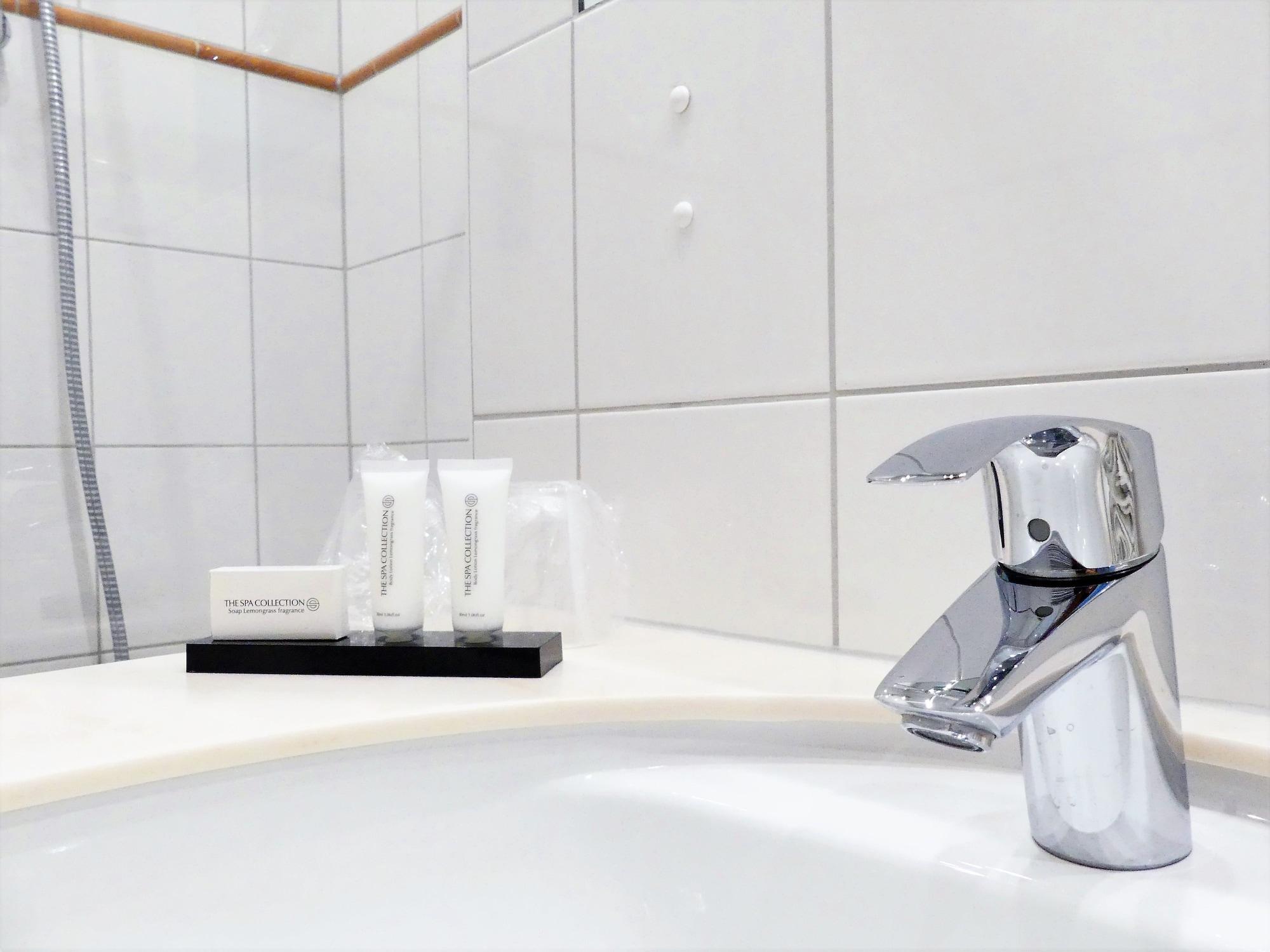 The Ascot Hotel Koln Bagian luar foto